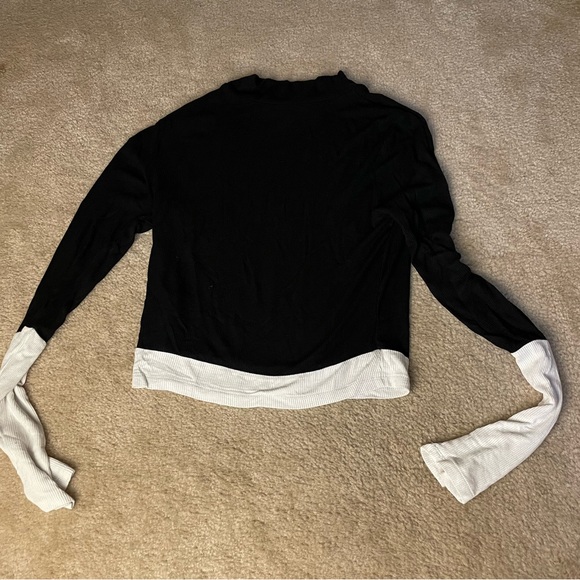 Cropped Long Sleeve - Large - Picture 4 of 4